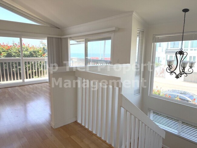Building Photo - ***Beautiful Oceanfront 3 bed, 2 bath, 2,076 sqft House in Carlsbad Village - Available 06/15***
