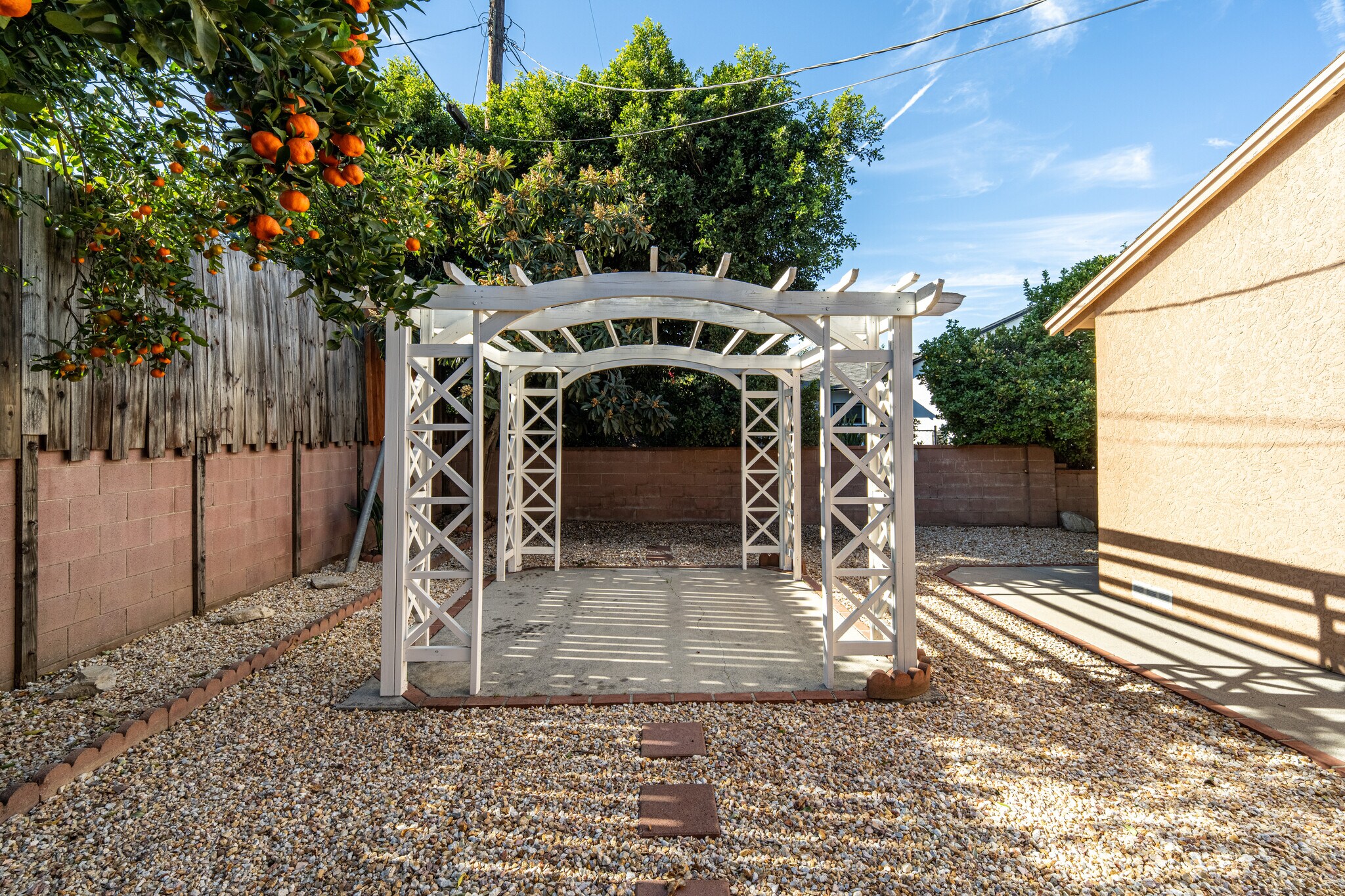 Building Photo - 14024 Cantlay St