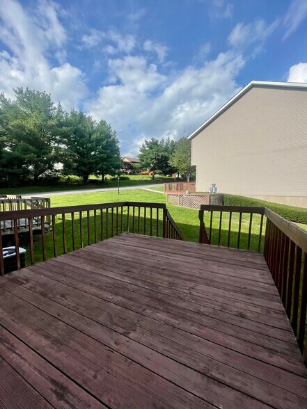 Building Photo - 23 Briarwood Way