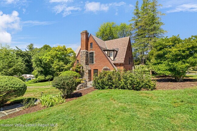 Building Photo - 11 Seaman Rd