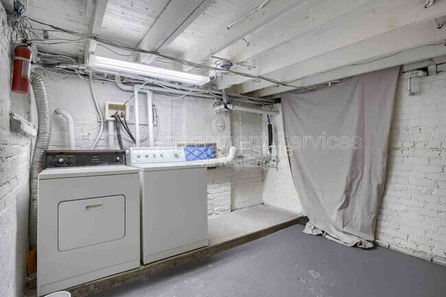 Building Photo - 460 S Lincoln St