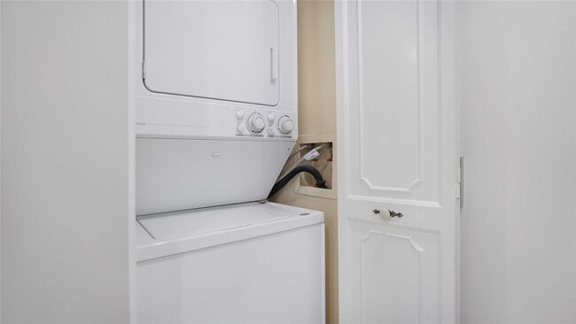 Building Photo - 3900 Galt Ocean Dr