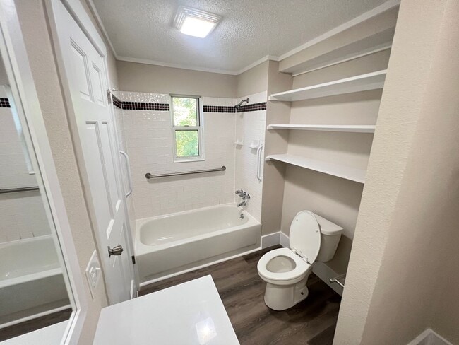 Building Photo - 3 Bed 1 Bath For Rent - Springfield