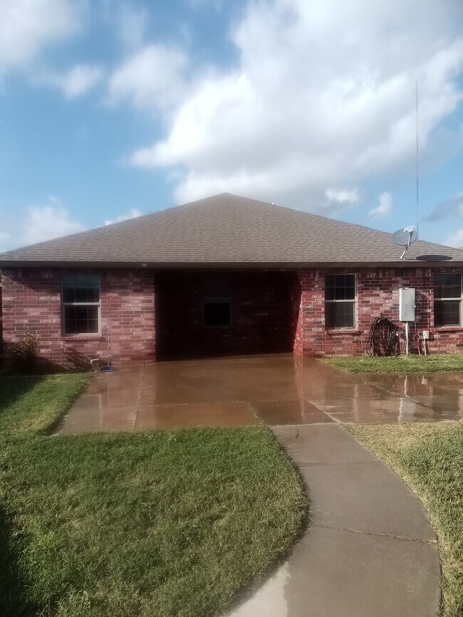 Building Photo - 2007 89th St