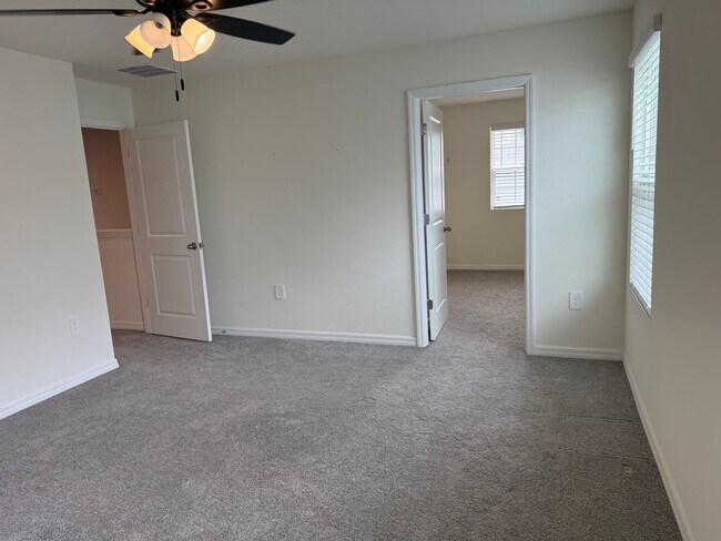 Building Photo - 5124 SW 48th Ln