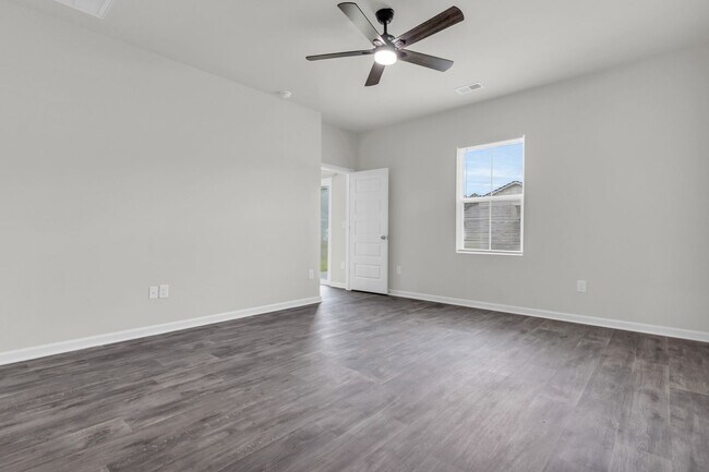 Building Photo - Single Family Home - Long Term Rental