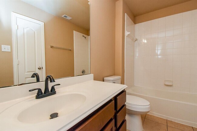 Building Photo - 26923 Glacier Creek Dr
