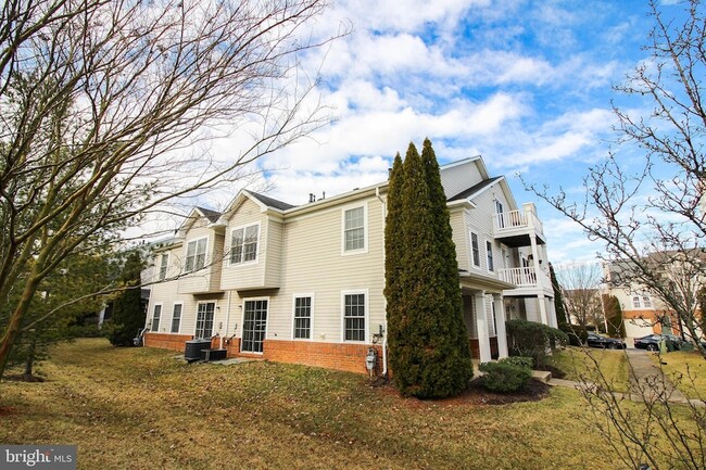 Building Photo - 2035 Astilbe Way