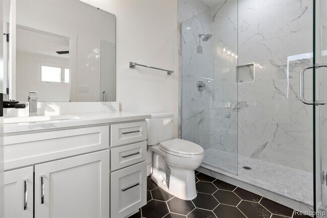 Building Photo - 2037 11th St