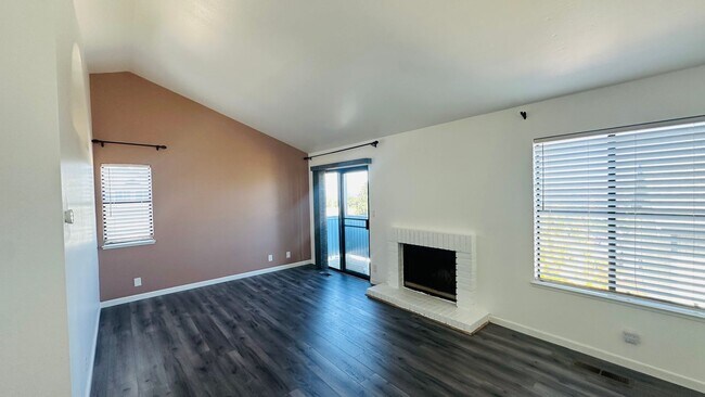 Building Photo - 23460 Lakeridge Ave