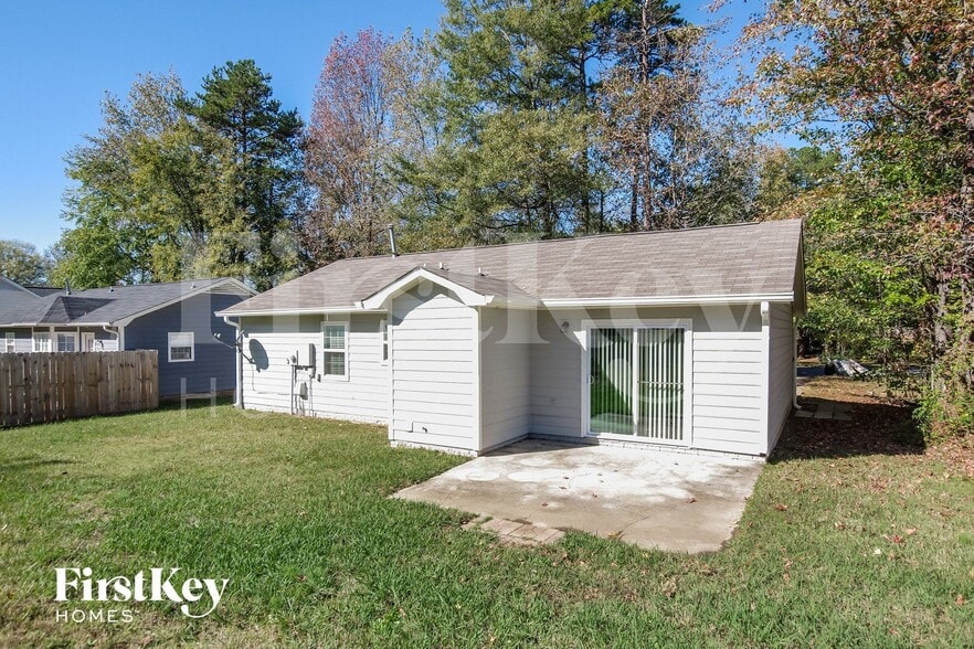 Building Photo - 3204 Faircroft Way