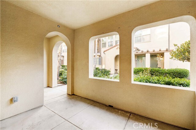 Building Photo - 202 Borrego