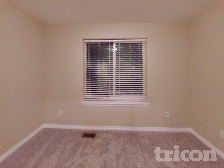 Building Photo - 6748 Lamine Dr