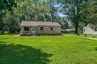 Building Photo - 1909 Mayfair Dr