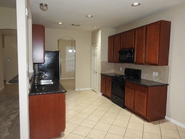 Building Photo - 25107 Hazel Ranch Dr