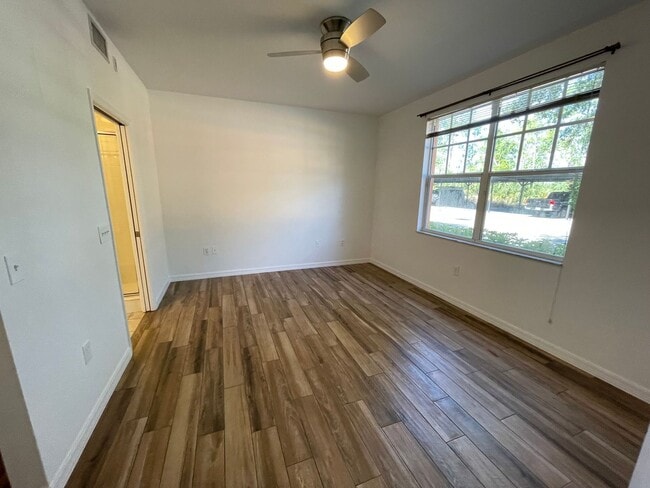 Building Photo - ANNUAL RENTAL - FIRST FLOOR 2 BED / 2 BATH AT FAIRWAY PRESERVE