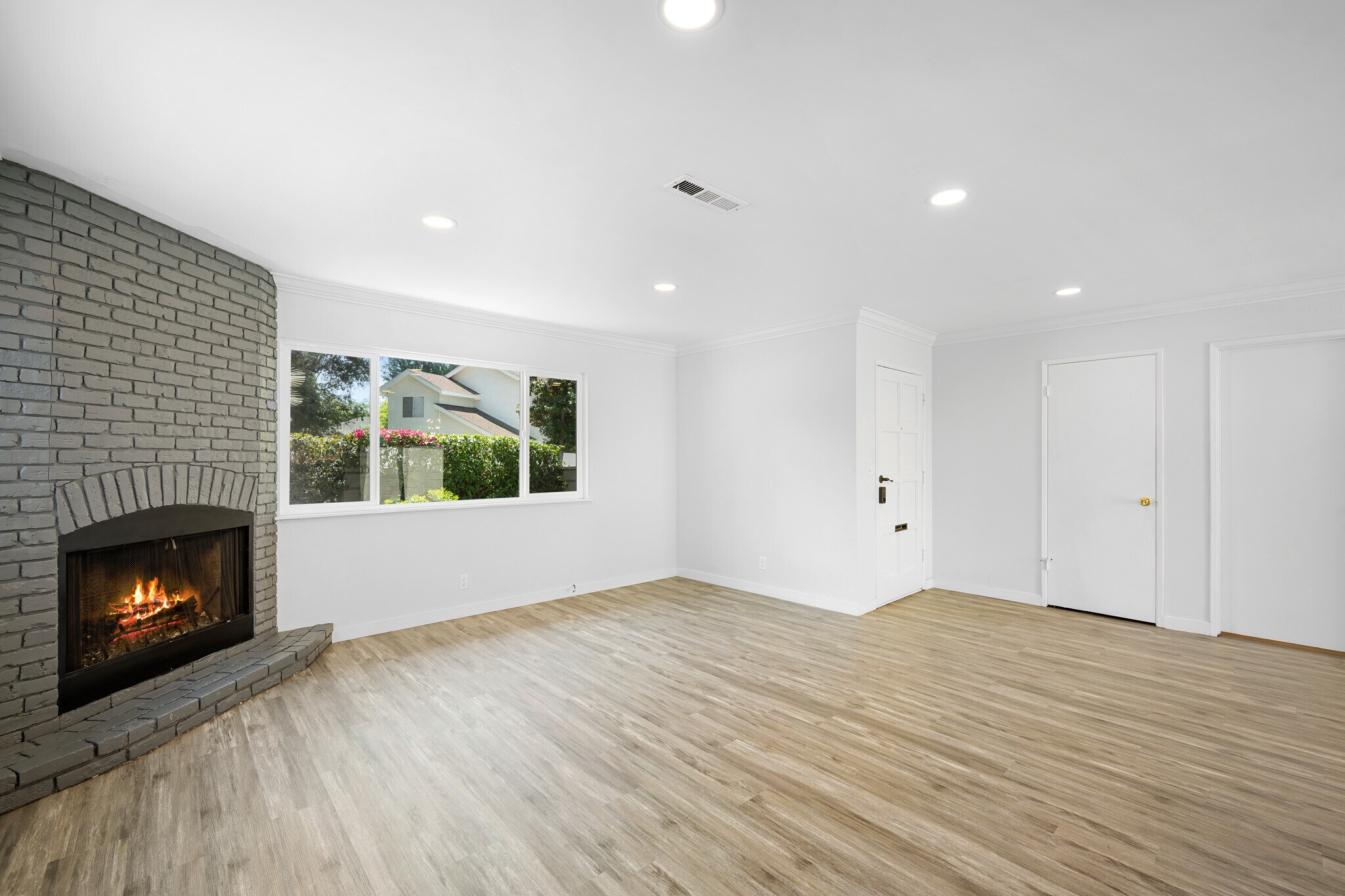 Building Photo - 575 Winona Way