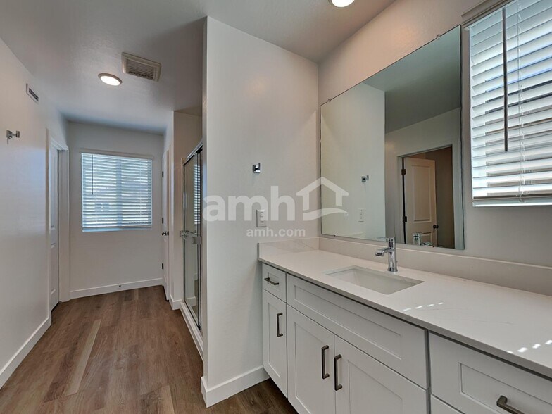 Building Photo - 9757 W Luxton Ln