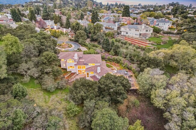 Building Photo - 140 Emerald Estates Ct