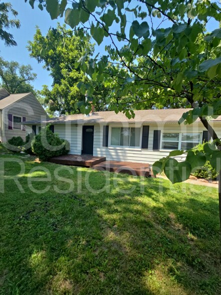 Building Photo - 2500 NE 46th St