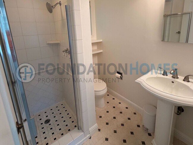 Building Photo - Charming 3BD/2BA Kentfield Retreat with Pool!  Bocce Court!  Private Yard!  FOUNDATION