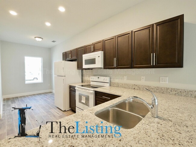 Building Photo - 406 Albatross Ct