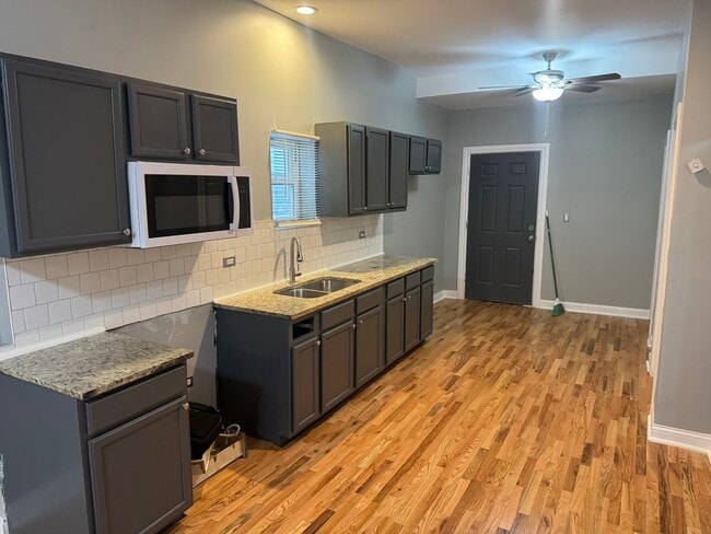 Building Photo - 5536 S Perry Ave