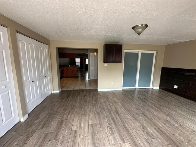 Building Photo - 1715 Oak Branch Ct