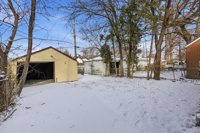 Building Photo - 9233 McKinney St