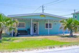 Building Photo - 4207 San Jacinto Dr