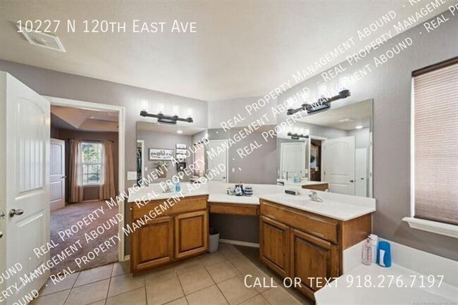 Building Photo - 10227 N 120th E Ave