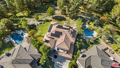 Building Photo - 24310 Belford Ct
