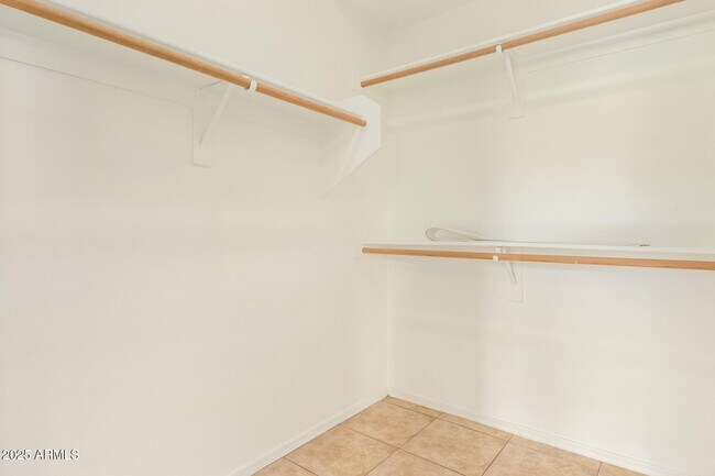 Building Photo - 2929 W Yorkshire Dr