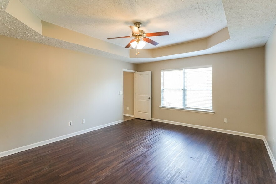 Building Photo - 1713 Porchrest Way