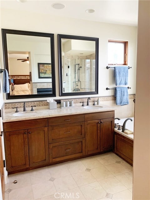 Building Photo - 601 Poinsettia Ave