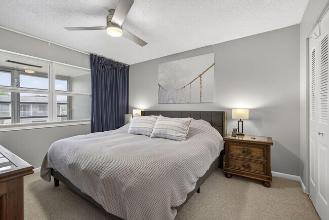 Building Photo - 155 Windsor G