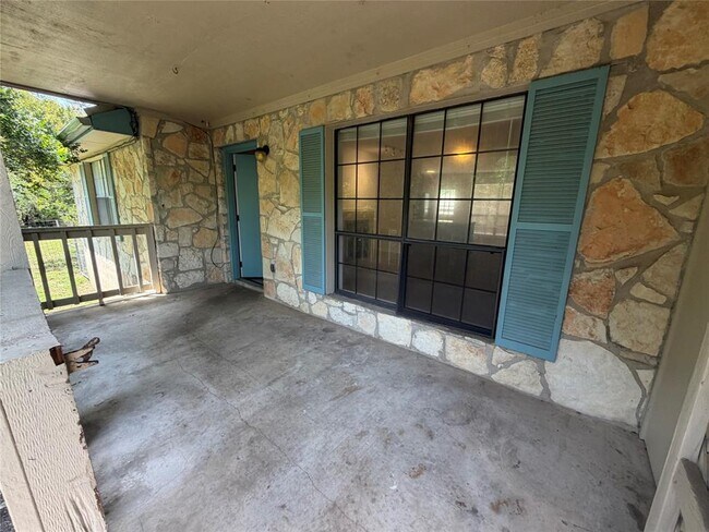 Building Photo - 11101 Oak Branch Dr