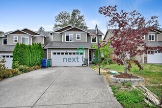 Building Photo - 3 BED & 2.5 BATH FOR RENT