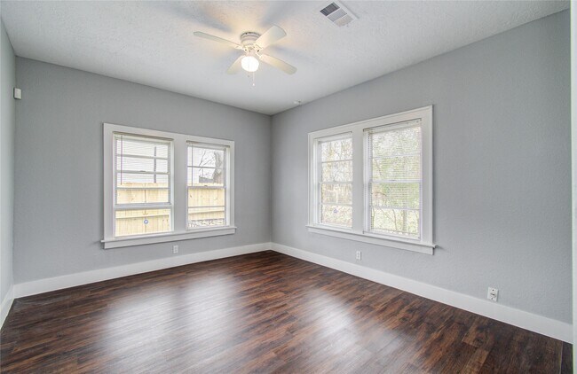 Building Photo - 3824 Topping St