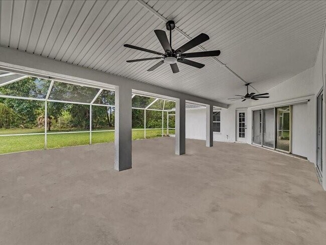 Building Photo - 2928 SE Bella Rd