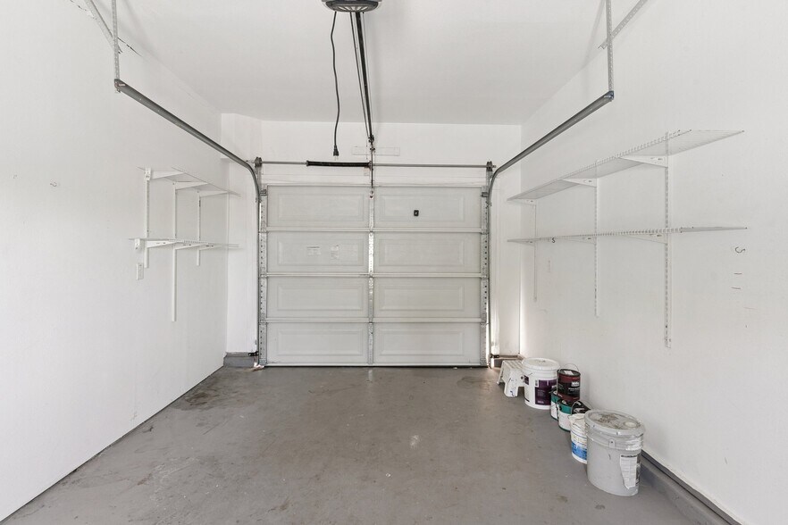 Building Photo - 2521 Grande Vista Ave