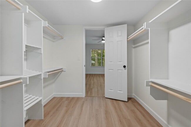 Building Photo - 2074 N Kantz Ln