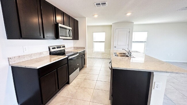 Building Photo - 2926 Rock Sound St