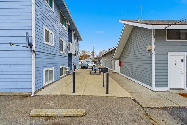 Building Photo - 2914 N Hogan St