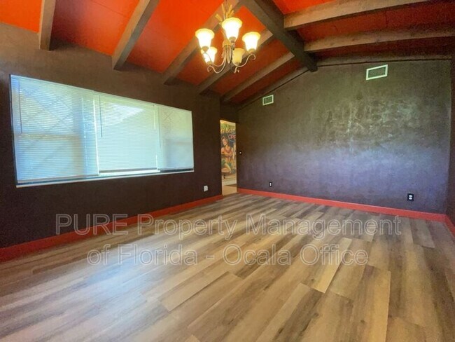 Building Photo - 4211 SW 6th Ave