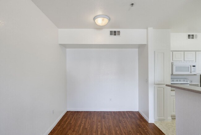 Building Photo - 6955 N Durango Dr