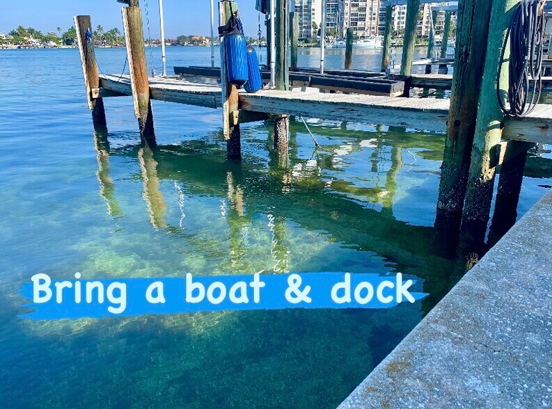 Bring a boat and dock - 9825 Harrell Ave