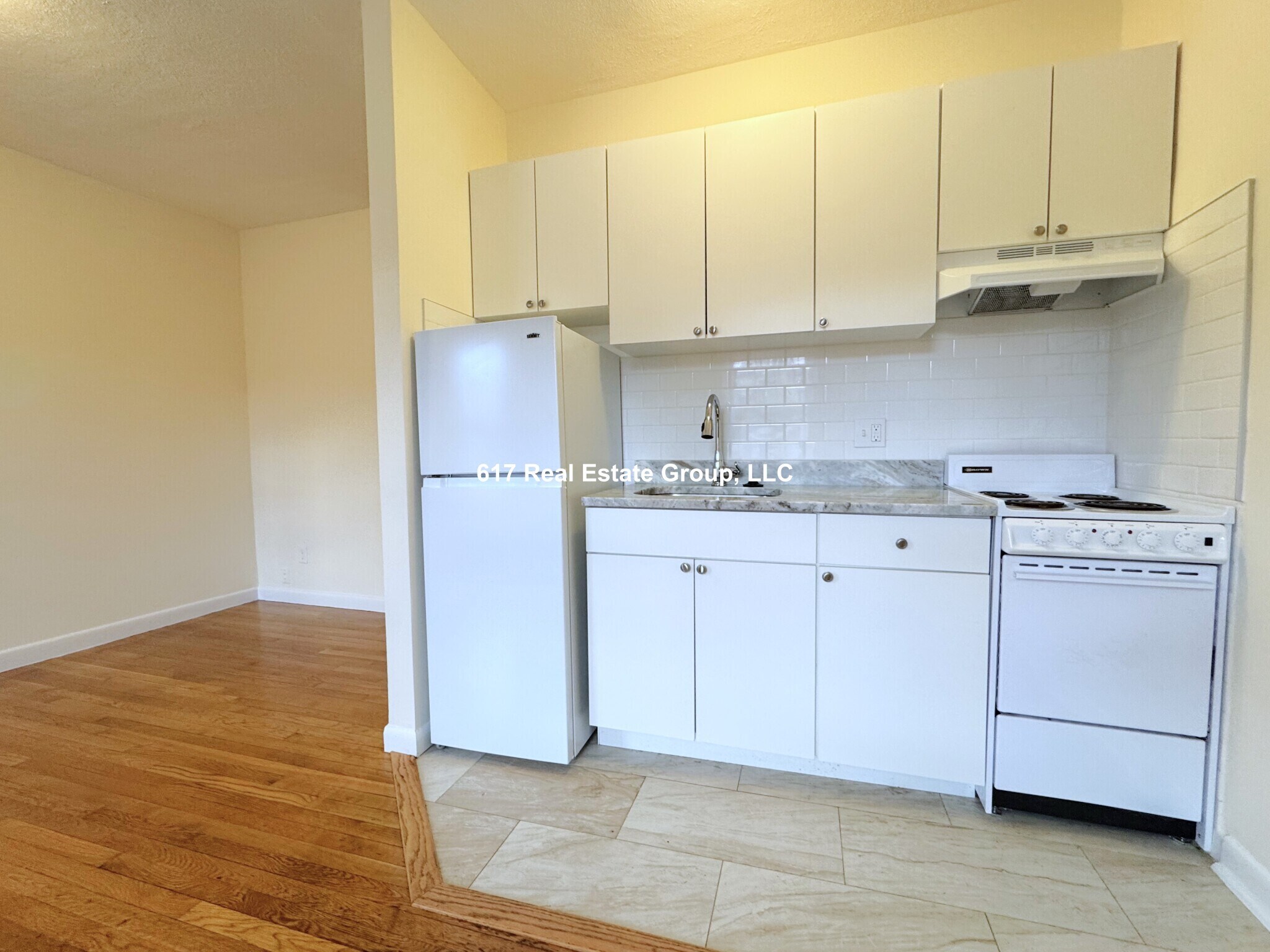 Building Photo - 172 N Beacon St