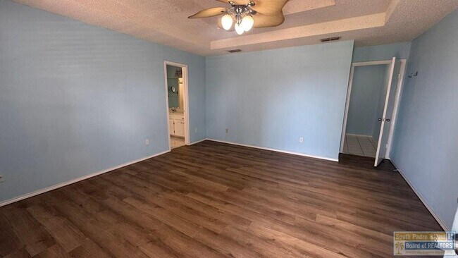 Building Photo - 108 W Capricorn Dr