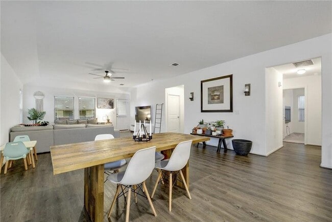 Building Photo - 15400 Summer Ray Dr